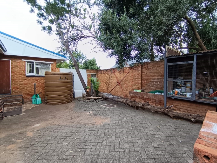 6 Bedroom Property for Sale in Heuwelsig Free State
